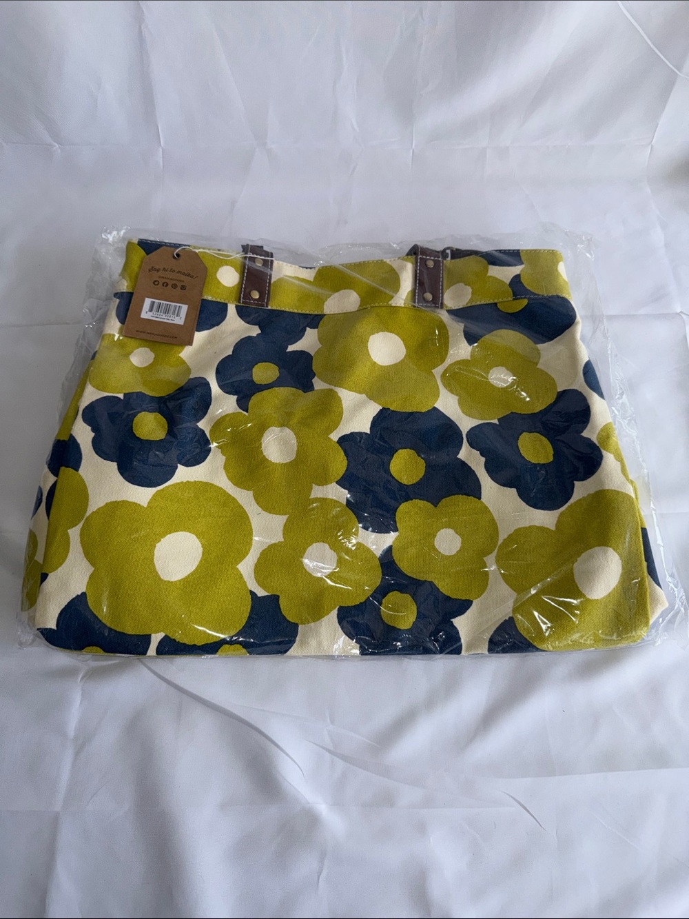 Maika Canvas Floral Tote in Olive Green & Navy